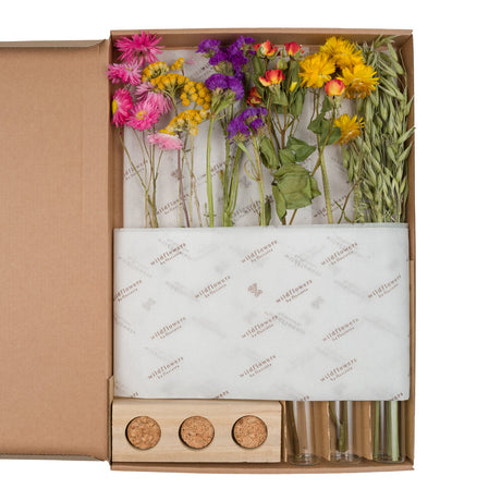 A box of Floriëtte bouquets in brown paper wrapping