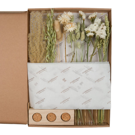 A box of Floriëtte bouquets in brown paper wrapping